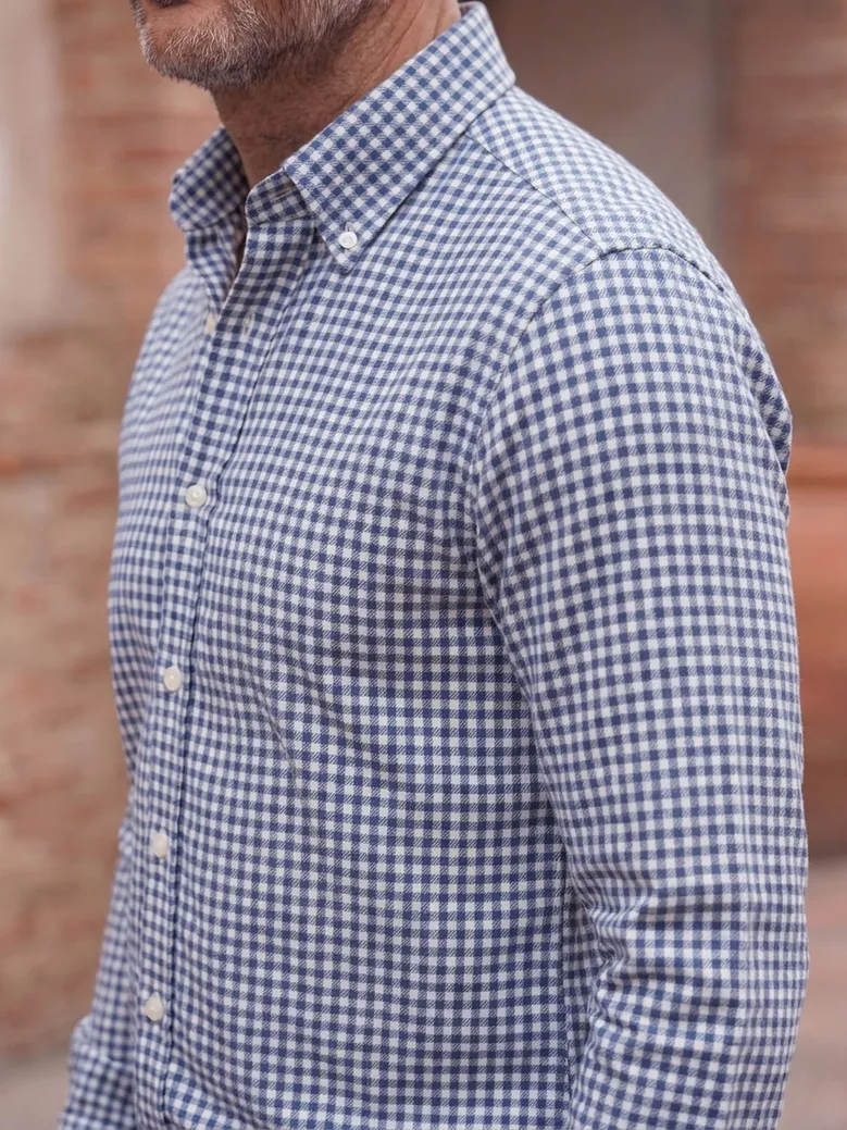 Chemise en flanelle à petits carreaux bleus