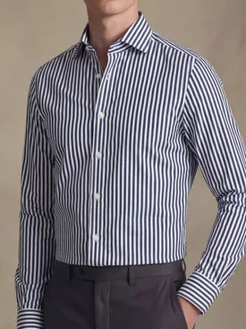 Gemakkelijk te strijken marineblauw gestreept poplin overhemd